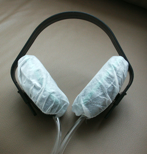 ss-2-100-headphone-covers-on-noise-reduction-headphone-annotated.png